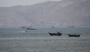 Ships and boats in the Strait of Hormuz, Musandam, Oman, April 22, 2026. REUTERS/Stringer Photo: STRINGER/REUTERS