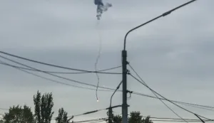 epa12412593 A Russian drone is downed during an attack in Kyiv, Ukraine, 28 September 2025, amid the Russian invasion. Russia launched a large-scale overnight attack across Ukraine using nearly 500 drones and 40 missiles, killing at least four people and injuring scores, according to the State Emergency Service. EPA/MAXYM MARUSENKO