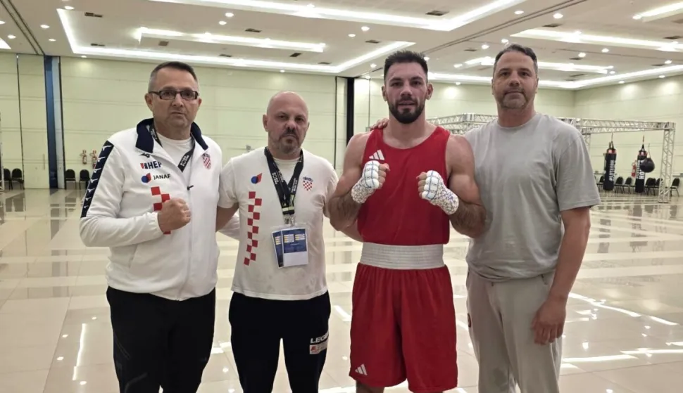 FOZ DE IGUACU, 25. travnja 2026. (Hina) - Hrvatski boksač Gabrijel Veočić (24) osigurao je odličje na Svjetskom kupu, koji se održava u Brazilu.