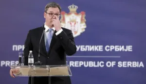 epa06443401 Serbian President Aleksandar Vucic gestures during the press conference following the assassination of Oliver Ivanovic in Belgrade, Serbia, 16 January 2018. The former State Secretary for Kosovo and Metohija and a subject of a controversial war crimes trial and retrial, was shot dead in Mitrovica, Kosovo, 16 January 2018. EPA/ANDREJ CUKIC