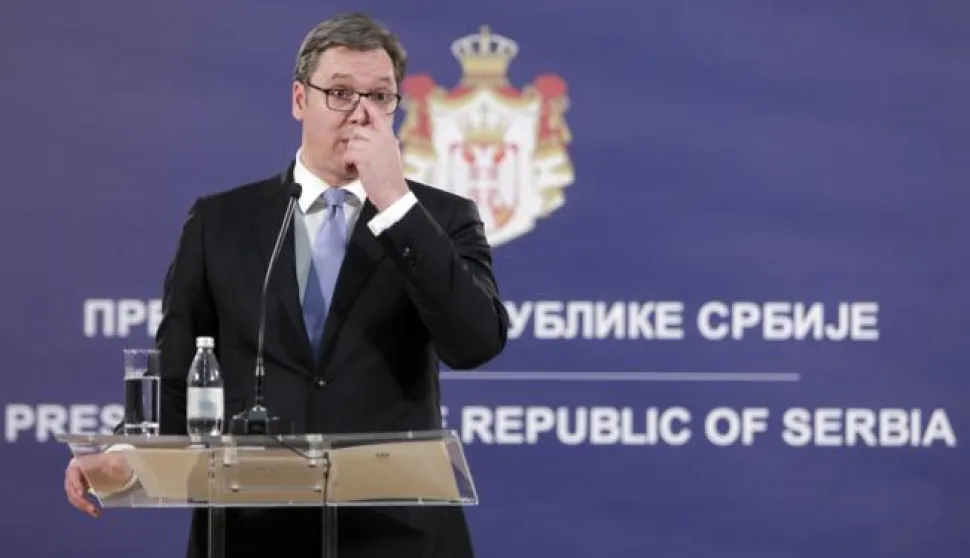 epa06443401 Serbian President Aleksandar Vucic gestures during the press conference following the assassination of Oliver Ivanovic in Belgrade, Serbia, 16 January 2018. The former State Secretary for Kosovo and Metohija and a subject of a controversial war crimes trial and retrial, was shot dead in Mitrovica, Kosovo, 16 January 2018. EPA/ANDREJ CUKIC