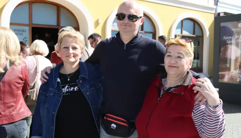 Nova Gradi&scaron;ka, 25.04.2026. - Uoči prijevremenih lokalnih izbora u Novoj Gradi&scaron;ki, raspisanih nakon iznenadne ostavke dosada&scaron;njeg gradonačelnika Vinka Grgića uslijed uhićenja i optužnica USKOK-a, političke aktivnosti intenziviraju se prije početka službene predizborne kampanje. Iako pod nizom optužnica USKOK-a i suđenjem za kazneni postupak, Vinko Grgić ponovno ulazi u utrku za funkciju gradonačelnika grada Nove Gradi&scaron;ke koju je već dva puta napu&scaron;tao podnoseći ostavku iz zatvorskog pritvora. foto HINA/ Dubravka KOVAČIĆ/ kd