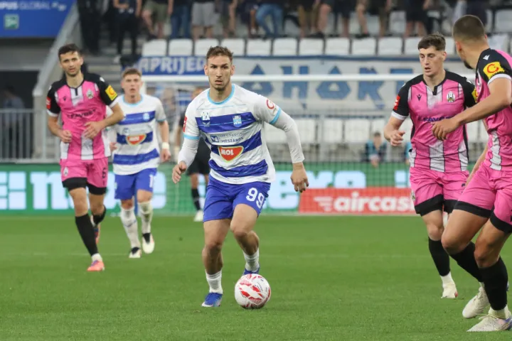 Osijek, 25. 2026, Opus Arena, nogomet, Osijek - Lokomotiva, SuperSport HNL 25/26.Tonio Teklić (99)snimio GOJKO MITIĆ