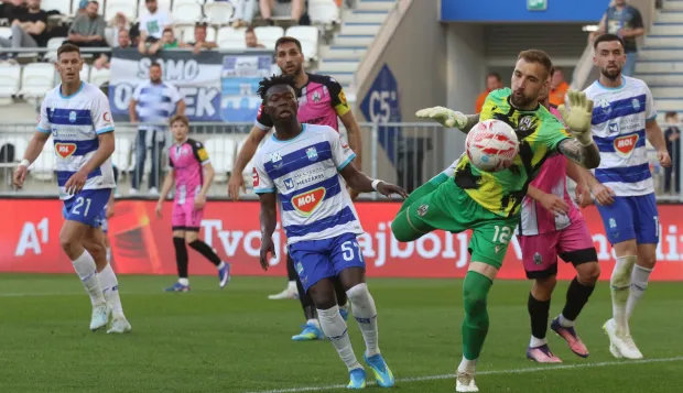 Osijek, 25. 2026, Opus Arena, nogomet, Osijek - Lokomotiva, SuperSport HNL 25/26. Samuel Akere (57).snimio GOJKO MITIĆ