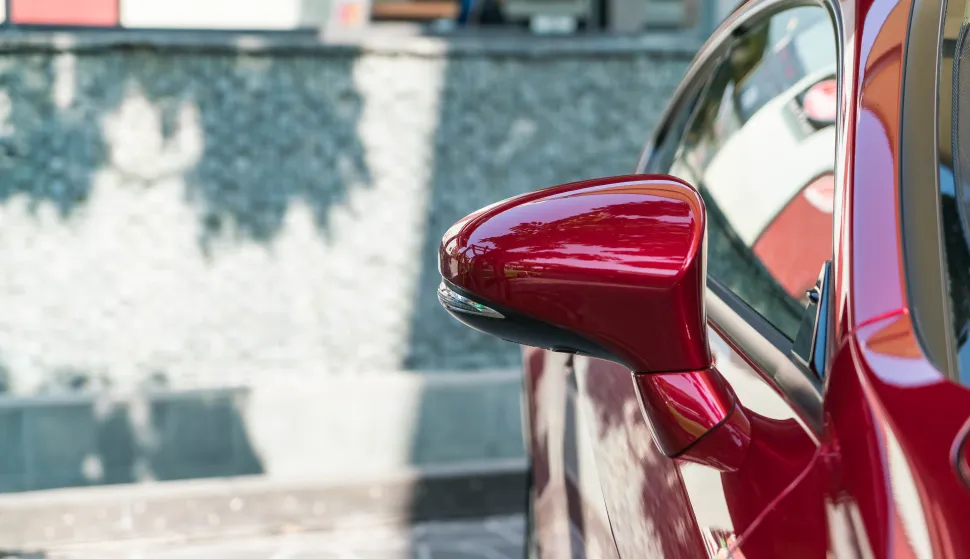 side rear-view mirror on a modern carretrovizor, automobil, ilustracijafreepik