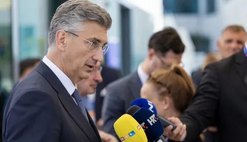 Dubrovnik, 29.04.2026 - Predsjednik Vlade Andrej Plenković dao je izjavu za medije nakon Panela Lidera na Poslovnom forumu Inicijative triju mora u Dubrovniku. Na slici Andrej Plenković.foto HINA/ Damir SENČAR/ ds