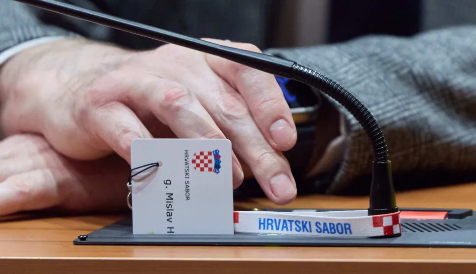 Zagreb, 21.04.2026. - Saborski zastupnici glasaju o raspravljenim točkama.Na fotografiji ilustracija: glasanje u Saboru.foto HINA/ Edvard &Scaron;U&Scaron;AK/ es