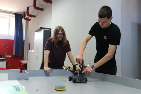 Osijek, 04. 05. 2026, Strojarsko tehnička &scaron;kola Osijek. Priča o grupi mentora i učenika koji idu na državno natjecanje. I njihov usje&scaron;ni projekt električni karting...snimio GOJKO MITIĆ