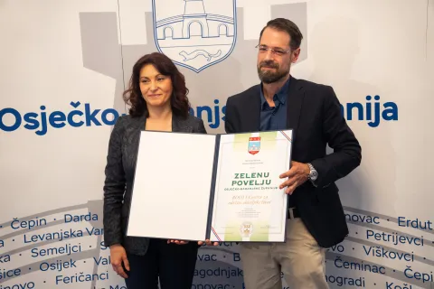 Osijek, 4. 5. 2026., Dodjela Zelenih povelja, ured županiceNata&scaron;a Trami&scaron;ak; Pavao Žitko; Zelene povelje; županica; županija; priznanje; podjela; dobitnici; očuvanje okoli&scaron;a; ekologija
