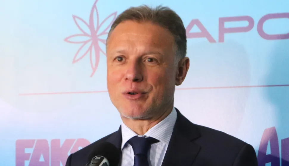 Osijek, 23. 04. 2026, Gordan Jandrokovic, predsjendik Hrvatskog sabora, iza zatvrenih vrata posjetio je osječku tvrtku Saponija u pratnji člana uprave Saponje Hrvoje Buljan, gradonačelnka Osijeka Ivan Radicć i županice Nata&scaron;a Trami&scaron;ak. Gordan Jandroković.snimio GOJKO MITIĆ