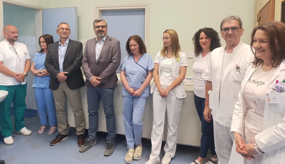 VINKOVCIRotary Club Vinkovci 1937 darovao je Općoj županijskoj bolnici Vinkovci novi VNG uređaj, videonistagmograf, koji će značajno unaprijediti dijagnostiku i liječenje poremećaja ravnoteže, vrijedan 43 tisuće eura.