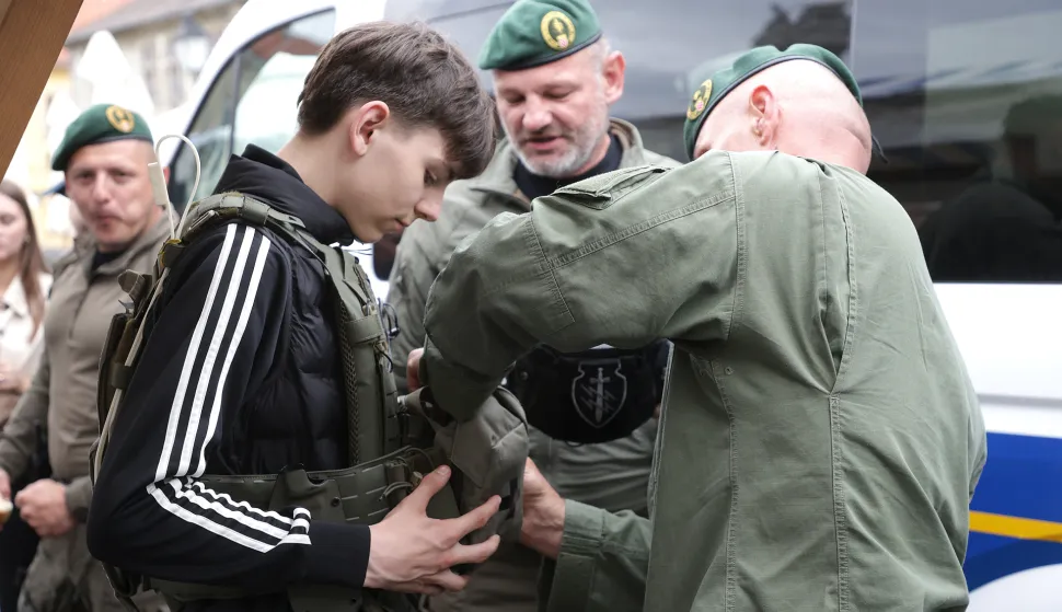 Osijek, 07. 05. 2026., Trg sv. Trojstva, postani policajac, kampanja, policija, demostracijaSNIMIO BRUNO JOBST