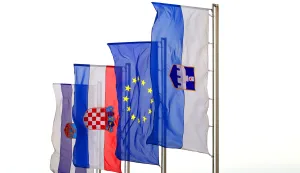 Osijek, 17. 04. 2025., zastava, zastave, EU, RH, OBŽ, Grad Osijek,. slobodnjak; slobodnjaciSNIMIO BRUNO JOBST