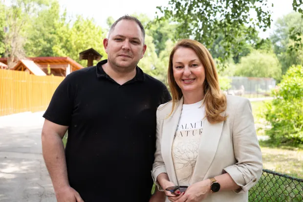 Osijek, 9. 5. 2026., Obiteljski dan u ZOO vrtuNikica Jukić; Tajana Rogulja; hranjenje životinja; djeca; obitelji; obieljski dan; ZOO vrt; timaritelj; životinje