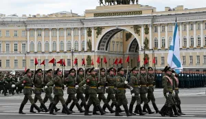 Russian honour guards soldiers march during a rehearsal for the Victory Day military parade at Dvortsovaya (Palace) Square in Saint Petersburg on April 23, 2026. (Photo by Olga MALTSEVA/AFP)