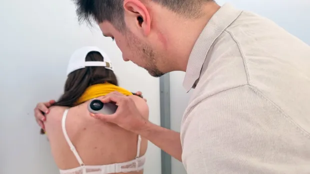 dm, "Za&scaron;titi se&hellip; i uživaj na suncu", dermatolo&scaron;ki pregled