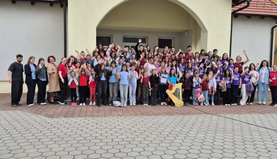 Sudionici Zlatne harfe u Bo&scaron;njacimafoto: Župa Županja1