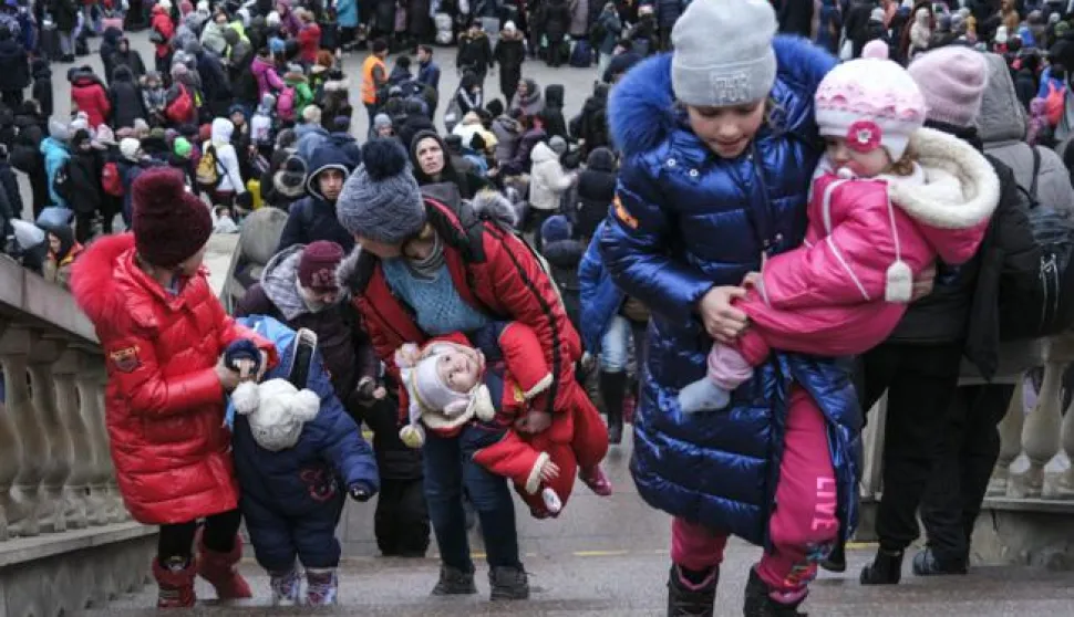 epa09806463 Women and children as displaced Ukrainians arrive at the Lviv train station in western Ukraine, as they try to leave Ukraine amid Russian military operation in the country, in Lviv, Ukraine, 06 March 2022. Russian troops began a military operation in Ukraine on 24 February leading to a massive exodus of Ukrainians to neighboring countries as well as internal displacements. EPA/MIGUEL A. LOPES
