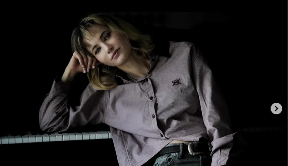 Argentinska glumica hrvatskih korijena Clara Kovačić (35) protagonistica je dugoi&scaron;čekivane serije "Ljubavni trokut" u toj južnoameričkoj zemlji, a koja govori o kontroverznoj Wandi Nara i nogometa&scaron;u Maxiju Lopezu.