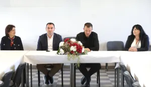 Osijek, 09. 05. 2026., Cvjetno naselje, MO Cvjetno, Dan mjesnog odbora, vijenci, svečana sjednica, Mira Leko-Ćurčić; Igor Pandžić; Marin Rebrina; Mirna Habuda-StanićSNIMIO BRUNO JOBST