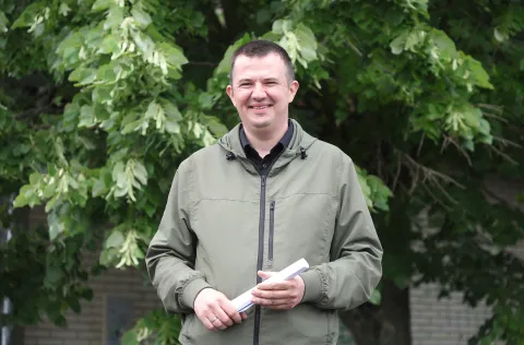 Osijek, 09. 05. 2026., Cvjetno naselje, MO Cvjetno, Dan mjesnog odbora, vijenci, svečana sjednica, Marin Rebrina - predsjednik vijeća MO CvjetnoSNIMIO BRUNO JOBST