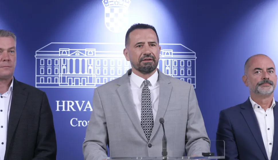 Zagreb,29.04.2026 -Klub zastupnika Dom i nacionalno okupljanje i Hrvatski suverenisti održali su konferenciju za medije.Na slici Igor Peternel. Foto HINA/Tomislav Pavlek/tp
