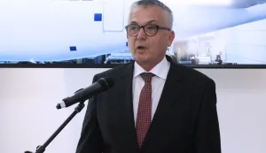 Zagreb, 18.06.2024. - Croatia Airlines je, u povodu obilježavanja 35. godina od osnutka, prezentirala početak novog projekta obnove cjelokupne flote zrakoplovima nove tehnologije Airbus A220 te je predstavla rebranding kompanije i novih zrakoplova. Na fotografiji Tomislav Mihotić. foto HINA /Zvonimir KUHTIĆ/ kuzo