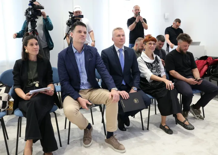 Presica Panonski sajam knjiga 2026.: Tihomir Florijančić, predsjednik Gradskog vijeća Grada Osijek&bull; Slavko Kozina, predsjednik Zajednice nakladnika i knjižara HGK-a&bull; Ivana &Scaron;ojat, glavna urednica programa PFK&bull; Ana Marić Lau&scaron;in, urednica dječjeg programa PFK
