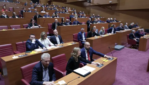 Zagreb,15.05.2026 - Saborski zastupnici glasali su za predsjednicu Vrhovnog suda i za ustavne suce.Na slici Ranko Ostojić,Sabina Glasovac i Sini&scaron;a Hajda&scaron; Dončić.Foto HINA/Tomislav Pavlek/tp