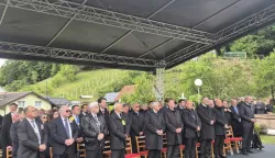 Macelj, 16.05.2026. - Svetom misom kod crkve Muke Isusove u Maclju u subotu je obilježena 81. obljetnica Bleibur&scaron;ke tragedije i Križnog puta hrvatskog naroda, a misno slavlje predvodio je vojni ordinarij u Republici Hrvatskoj mons. Jure Bogdan, uz sudjelovanje državnog vrha, braniteljskih i stradalničkih udruga te brojnih vjernika i hodočasnika. foto HINA/ Sini&scaron;a KALAJDŽIJA/ tm