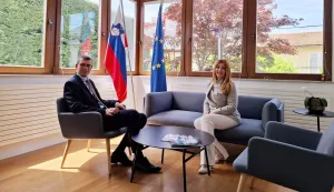 MAGAZIN INA NJ__EKSC__GASPER_DOVZAN__veleposlanik_Republike_Slovenije_u_Republici_Hrvatskoj_i_Ina_Stasevic.j