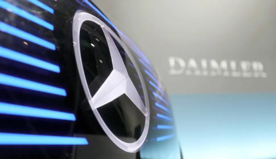 epa06094984 (FILE) - A file picture dated 02 February 2017 shows a closeup of the logo on the Mercedes 'Concept EQ' car during a annual press conference in Stuttgart, Germany (reissued 18 July 2017). According to reports, German camaker Daimler on 18 July 2017 announced it plans to recall some three million diesel cars across Europe. EPA/RONALD WITTEK