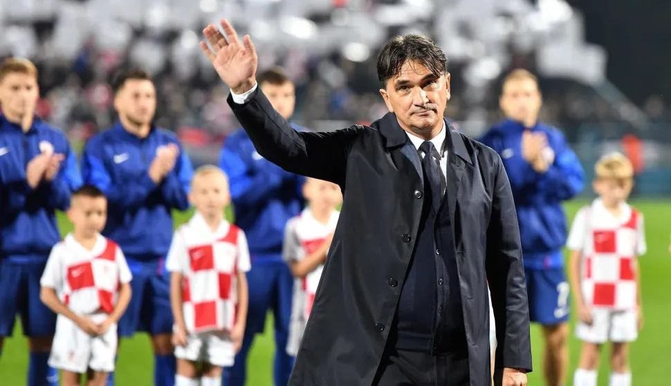 12.10.2025., stadion Varteks, Varazdin - Kvalifikacije za FIFA Svjetsko nogometno prvenstvo 2026., skupina L, Hrvatska - Gibraltar. Izborniku hrvatske nogometne reprezetacije Zlatku Dalicu urucen je dres za 100 nastup na klupi reprezetacije. Zlatko Dalic Photo: Vjeran Zganec Rogulja/PIXSELL