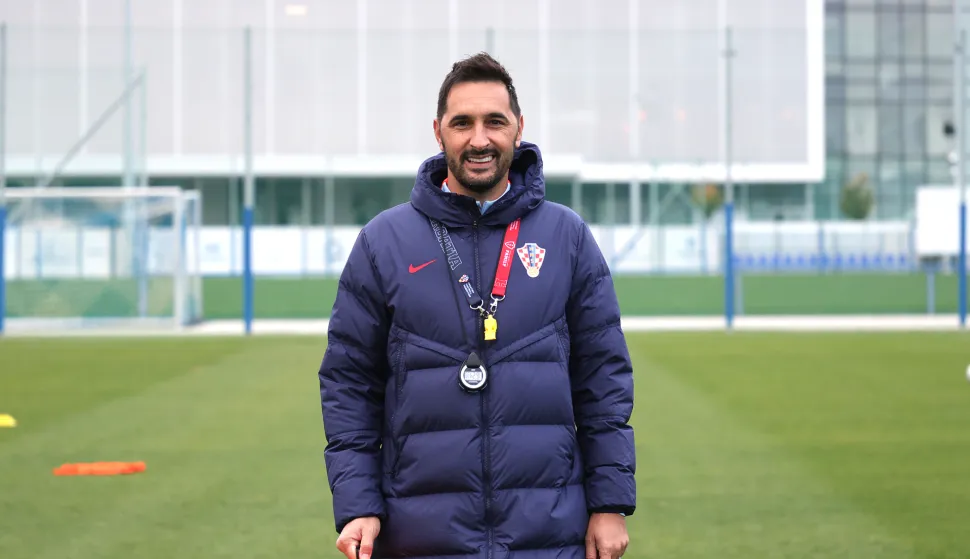 Osijek, 27. 10. 2025., Opus Arena, Hrvatska nogometna reprezentacija, U-17, priprema, pripreme, trening, Marijan Budimir - izbornik SNIMIO BRUNO JOBST