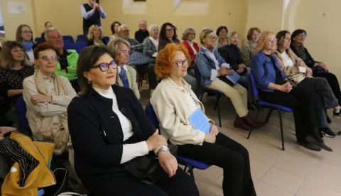 Osijek, 19. 05. 2026, Klub knjižare Nova. Promocija knjige Dubravke Miljković, "Djed i baka u živaotu unuka - Unuci u životu djeda i bake".snimio GOJKO MITIĆ