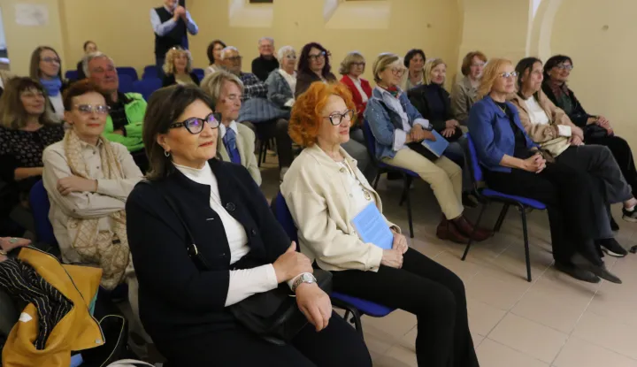Osijek, 19. 05. 2026, Klub knjižare Nova. Promocija knjige Dubravke Miljković, "Djed i baka u živaotu unuka - Unuci u životu djeda i bake".snimio GOJKO MITIĆ