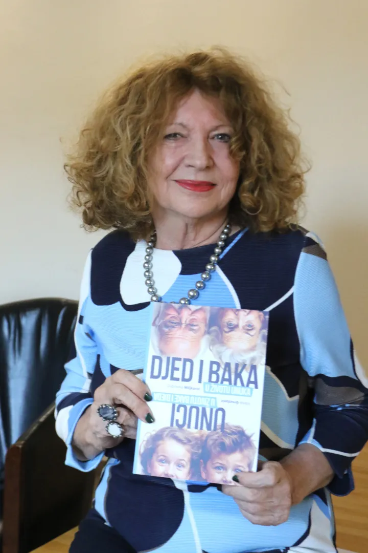 Osijek, 19. 05. 2026, Klub knjižare Nova. Promocija knjige Dubravke Miljković, "Djed i baka u živaotu unuka - Unuci u životu djeda i bake". Autorica Dubravka Miljković.snimio GOJKO MITIĆ