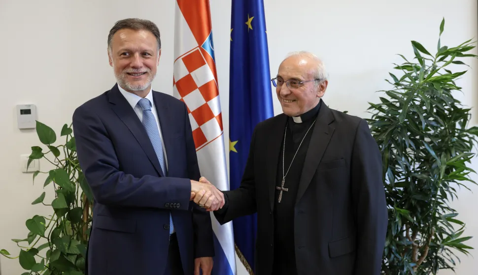Zagreb, 19.05.2026 - Predsjednik Hrvatskoga sabora Gordan Jandroković primio je u nastupni posjet apostolskog nuncija, nadbiskupa Leopolda Girellija. Na slici Gordan Jandroković, Leopold Girell.foto HINA/ Damir SENČAR/ ds