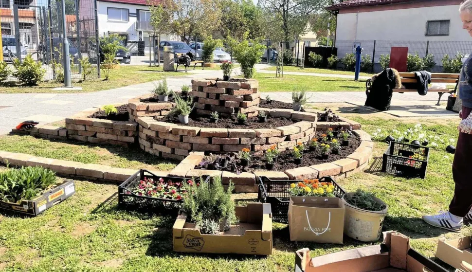 Spiralni vrt u &scaron;kolskom dvori&scaron;tufoto: O&Scaron; Babina Greda