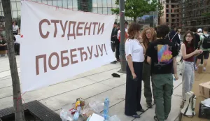 Beograd, 21.05.2026. - Studentski pokret pozvao je građane Srbije na veliki prosvjedni skup u subotu na beogradskom Trgu Slavija pod sloganom "Ti i ja, Slavija, jer studenti pobjeđuju", u okviru kampanje "Studenti pobjeđuju" kojom se traži održavanje izvanrednih parlamentarnih izbora i demokratizacija zemlje. foto HINA/ FoNet/Zoran MRĐA/ ml