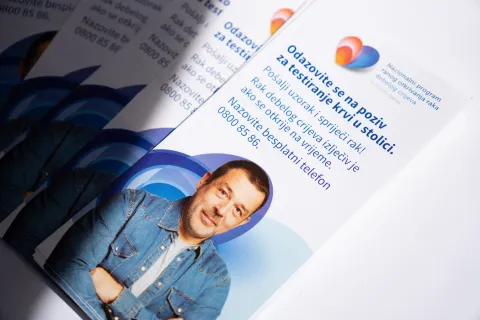 Osijek, 23. 5. 2026., Dan prevencije raka debelog crijeva - dan plavog irisaplavi iris; rak debelog crijeva; zdravstvo; prevencija