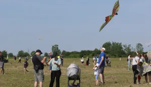 Osijek 24. 05. 2026, Sportsak zračna luka Čepin, Zmajevi nad gradom. Tradicionalna zmajada.snimio GOJKO MITIĆ