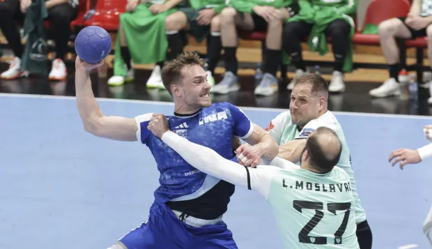 Zagreb, 02.05.2026 - Utakmica 10. kola Paket24 Premijer lige za prvaka rukometnog prvenstva Hrvatske RK Zagreb - RK Nexe. Na fotografiji Ihar Bialliauski, Luka Moslavac.foto HINA/ Admir BULJUBA&Scaron;IĆ/ abu