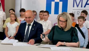 Subotica, potpisivanje ugovota o potpori za prijevoz djece u Vojvodini