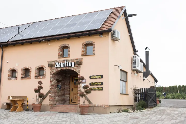 Difuzni hotel Zlatni lug Požega