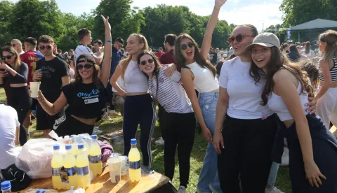 Osijek, 29.05. 2025, Kampus, ledina na južnoj strani Kampusa. Studentska ro&scaron;tiljada.snimio GOJKO MITIĆ