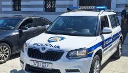 Policijski službeni automobil, policija, ilustracija, očevid