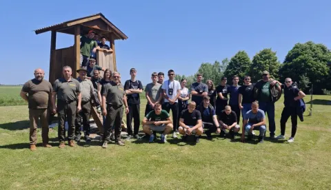 Vinkovački srednjo&scaron;kolci s lovcima u Cernifoto: VSŽ
