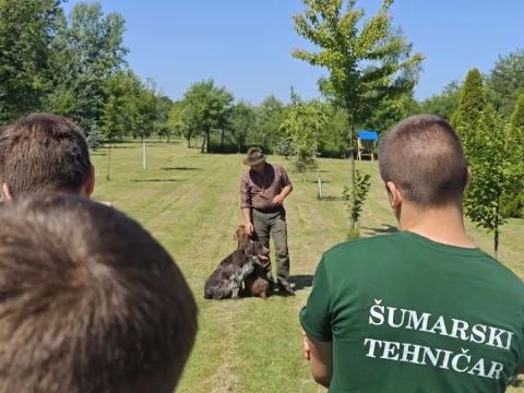 Vinkovački srednjo&scaron;kolci s lovcima u Cernifoto: VSŽ