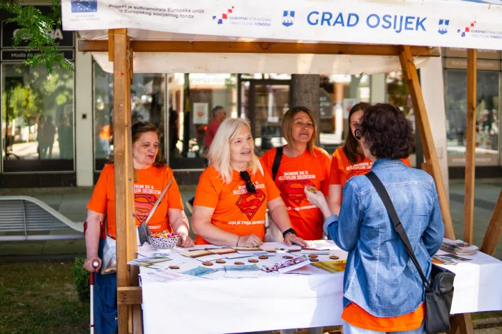 Osijek, 29. 5. 2026., Akcija Ja sam vi&scaron;e od MS, Trg SlobodeMS; multipla skleroza; javnozdravestvena akcija; zdravlje